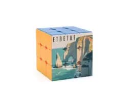 Magic Cube souvenir Étretat avec illustration des falaises et de l'Aiguille