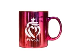 Mug effet métal rose souvenir Vendée avec emblème du cœur vendéen