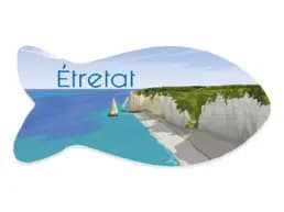 Sous-plat souvenir Étretat en forme de poisson avec illustration des falaises normandes