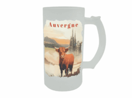 Chope givrée souvenir Auvergne illustrée d'une vache Salers et de la cathédrale