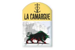 Magnet borne bois souvenir Camargue avec illustration d'un taureau et de la croix camarguaise