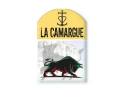 Magnet borne bois souvenir Camargue avec illustration d'un taureau et de la croix camarguaise