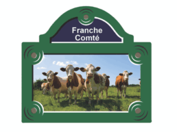 Magnet plaque de rue souvenir Franche-Comté avec vaches dans un pré