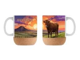 Mug base liège souvenir Auvergne avec volcan et vache Salers