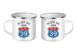 Mug fer émaillé souvenir Route 39 Jura avec panneau routier