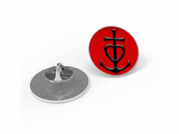 Pin's métal souvenir Camargue représentant la croix camarguaise sur fond rouge