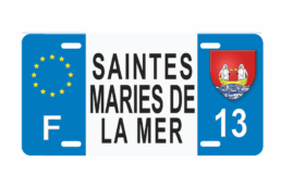 Plaque immatriculation métal souvenir Saintes-Maries-de-la-Mer avec blason de la commune