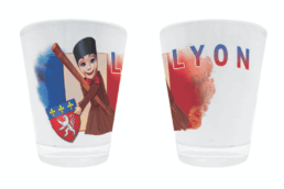 Verre à liqueur souvenir Lyon illustré de Guignol
