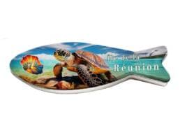 Boîte poisson souvenir Île de La Réunion avec tortue marine sur une plage tropicale