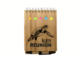Calepin bambou souvenir Île de La Réunion avec gravure d'une tortue marine