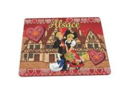 Magnet rectangle céramique souvenir Alsace avec maisons à colombages, cigogne et costumes traditionnels
