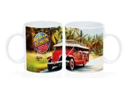 Mug standard souvenir Île de La Réunion avec car courant d'air rouge et décor tropical